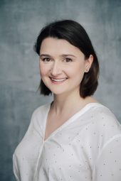 Modernes Bewerbungsfoto im Hochformat